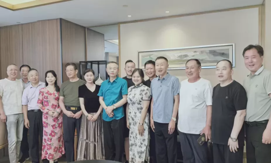 食为先酒店迎来跨界雅聚，各界精英共话美好未来